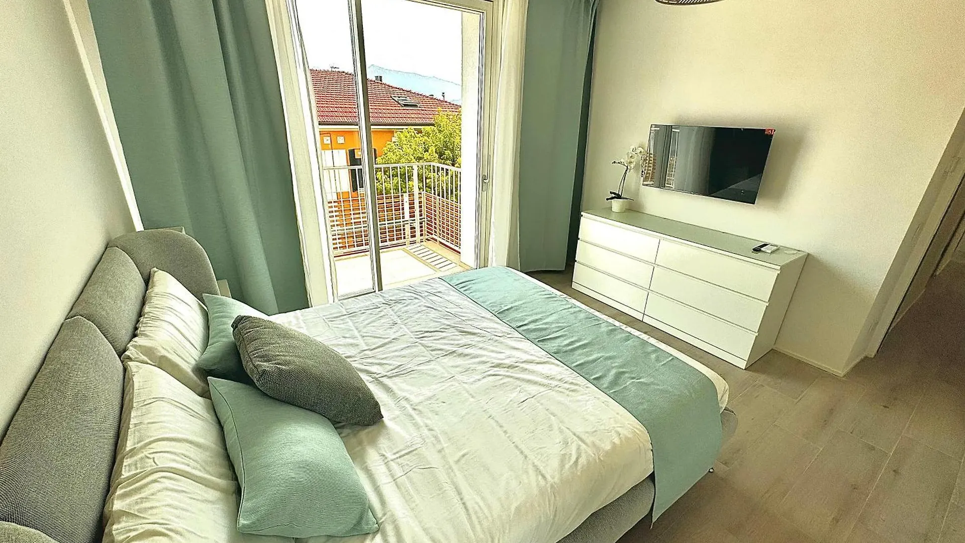 Tonfano Waterfront Penthouse Apartment Marina di Pietrasanta